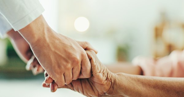 Why Your Mother Refuses to Shower: Understanding Dementia Bathing Resistance